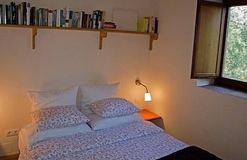 Zafarraya Cottage | Casita with mountain views, jacuzzi and pool