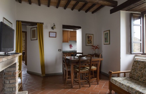 Gualdo Cattaneo Apartment | Castello di Cisterna