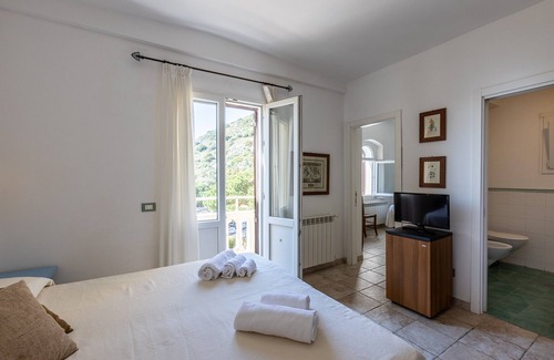 Isola del Giglio Hotel | Castello Monticello