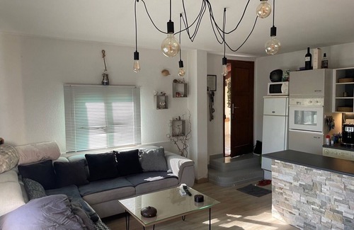 Pietrosella Villa | CASTELLO ROSSO CASTELLO ROSSO