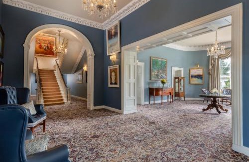 Chapel Hill Hotel | Castle Oaks House Hotel
