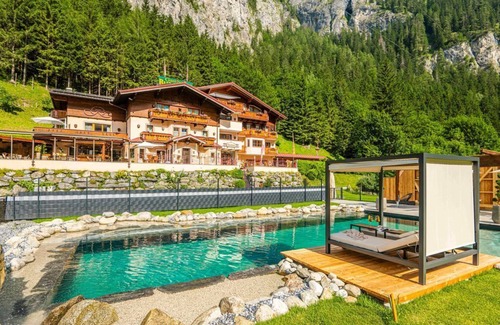 Dorfgastein House | Castle View Suite + - Castle View, Hotel Restaurant