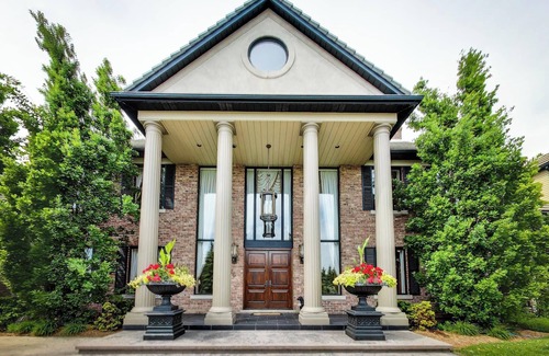 Grimsby Other | Castle with Great Views: GTA Skyline & Modern Citie & Nature Mountains & Beach