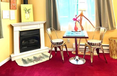 Highmount Apartment | Catskill Cabin The Flamingo Suite 5