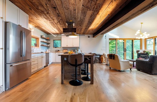 Glenford House | Catskills Retreat w/Hot Tub, Deck & Expansive Mountain Views | Suncliff Vista
