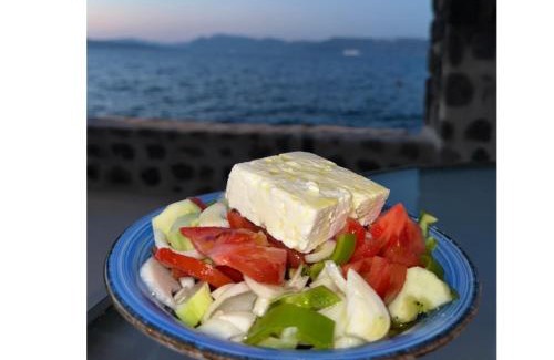 Akrotiri Apartment | Cave of Love Seafront Sunset View Santorini