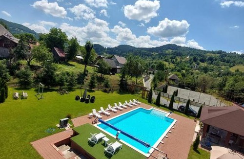 Bistra House | Cazare la Munte cu Piscină