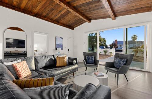 Carlsbad House | CB-3900A - Coastal Carlsbad Surfer's Dream