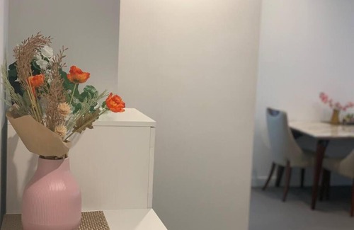 Carlton South Apartment | CBD Spacious Two Bedrooms Apartment