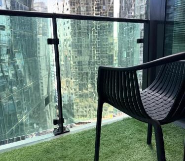Melbourne Central Business District Apartment | CBD with FREE PARKING 6min walk to Southern Cross Station