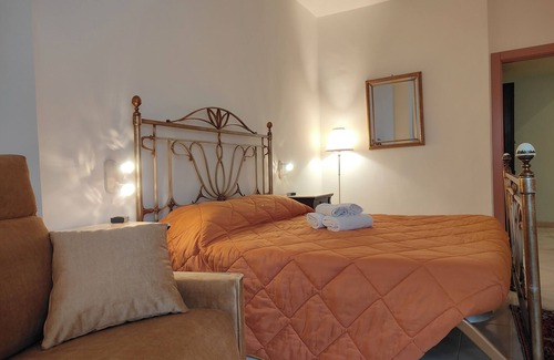 Municipio 2 Apartment | CconfortHotels Mariella Guest House