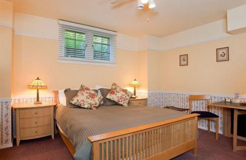 Broadway Bed & Breakfast | Cecil Bacon Manor