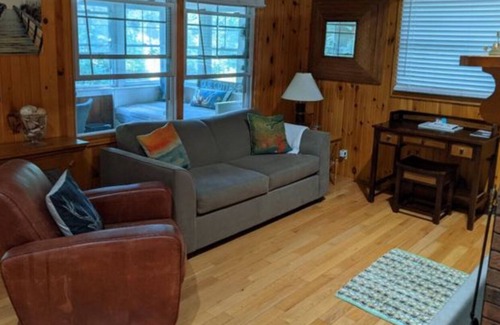 Port Colborne Cottage | Cedar Bay Cottage ~ 4 Season