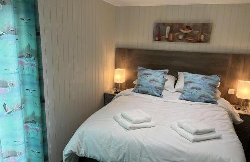 Storwood House | Cedar Boutique Lodge-dog fishing and Spa access
