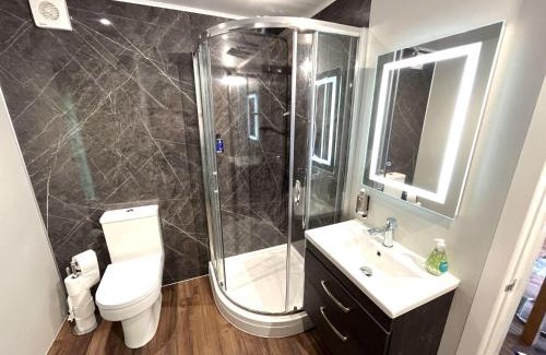 Storwood House | Cedar Boutique Lodge-dog fishing and Spa access