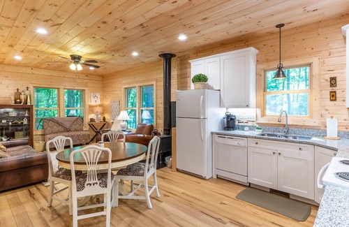 Tuckasegee Cabin | Cedar Calm at Running Cedar Springs - Upscale Mountain Home Located Across from Bear Lake