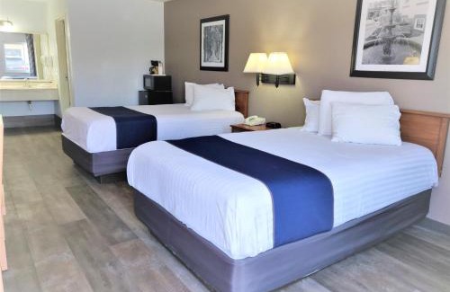 Sandusky Hotel | Cedar Cove