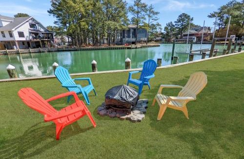 Deep Hole House | Cedar Cove - Waterfront home with Fire pit!