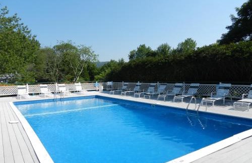 Camden Hotel | Cedar Crest Inn