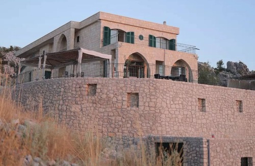 Kfardebian Villa | Cedar house jaj