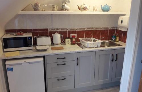 Gort Bed & Breakfast | Cedar Lodge Self Catering Accommodation H91 CF9D
