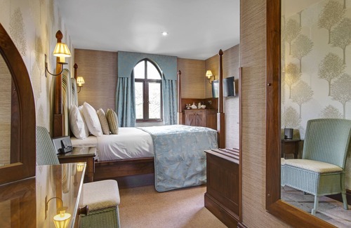 Windermere House | Cedar Manor