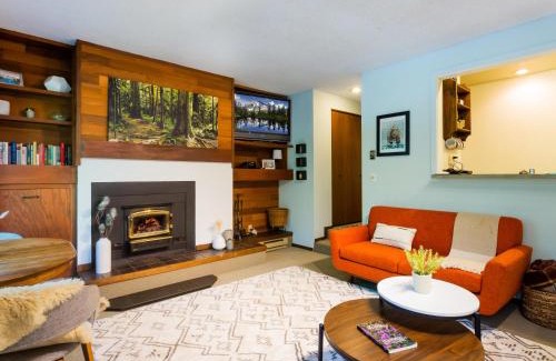 Deming House | Cedar Suite at Snowater