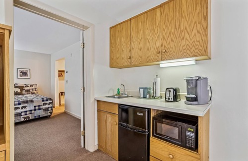 West Bridgewater Hotel | Cedarbrook Junior Suite 11416