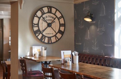 Barnstaple Hotel | Cedars Inn by Greene King Inns