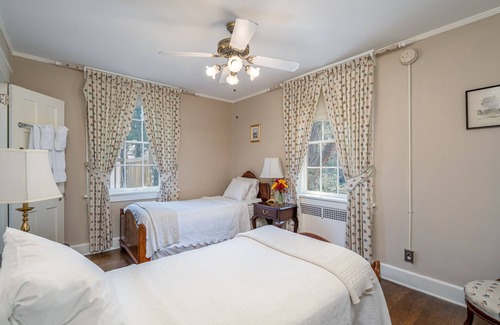 Williamsburg Bed & Breakfast | Cedars of Williamsburg Bed & Breakfast
