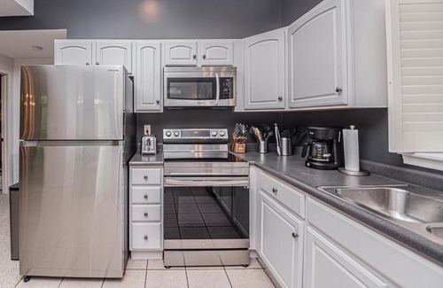 Oakland House | Cedars on the Rocks