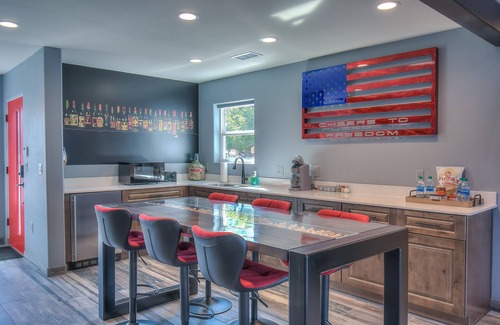 Northeast Heights House | Cellar 74: New Modern Wine Casita w/Hot tub