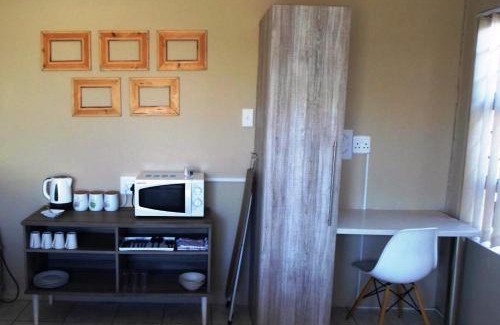 Nahoon Apartment | Cenikma Guest Suites - Couples Room