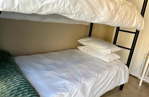Nahoon House | Cenikma Guest Suites - Family Room 2