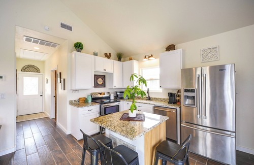 Center Point Cottage | Center Point Countryside Cottage w/Deck, Grill!