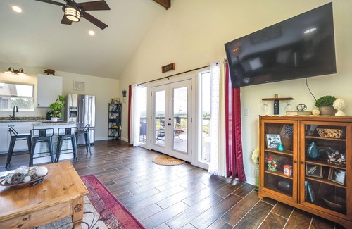 Center Point Cottage | Center Point Countryside Cottage w/Deck, Grill!