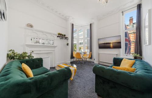 City of Westminster Apartment | Central 3 bedroom apartment on Oxford Street GC4
