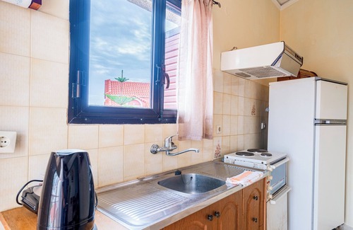 Eleios-Pronnoi Apartment | Central Apartment for 4