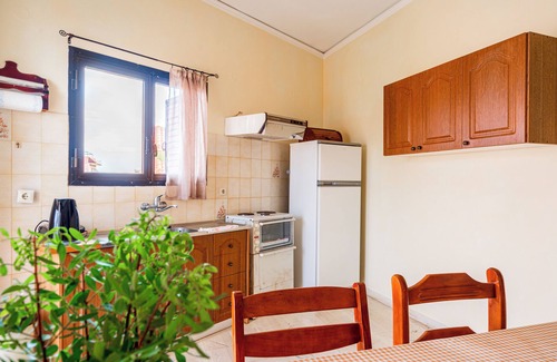 Eleios-Pronnoi Apartment | Central Apartment for 4