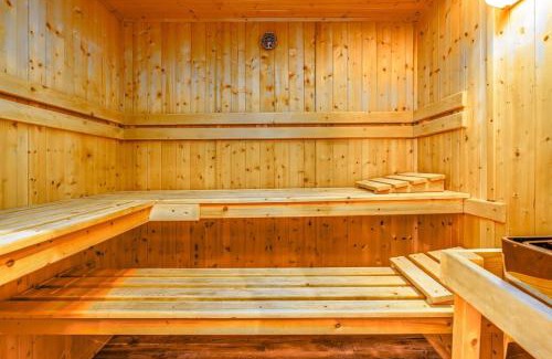 Westbury on Trym Apartment | Central Apt: With Sauna, Garden and Landmark View