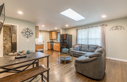 West End House | Central Atlanta 2BR with Driveway