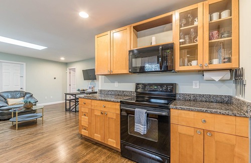 West End House | Central Atlanta 2BR with Driveway