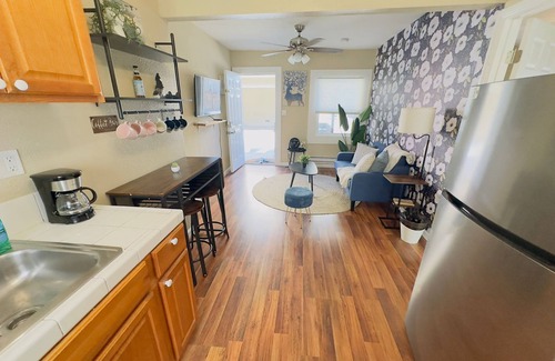 Poets Corner Apartment | Central Berkeley Garden Oasis