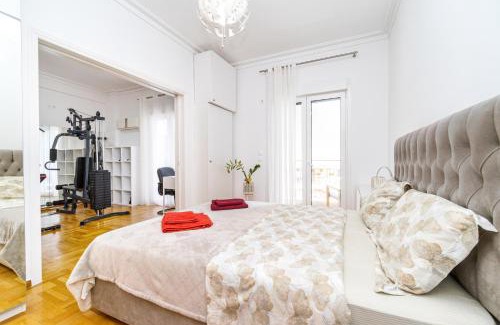 Zografos Apartment | Central Charm