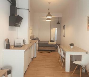 Extramurs Apartment | Central Cozy Ground Floor Studio