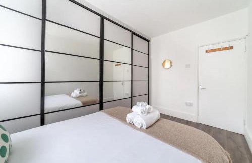 Larkhall Apartment | Central Ground Floor Flat Free Parking
