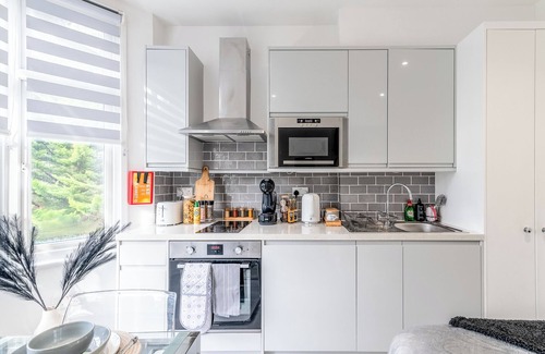Harrow Apartment | Central Harrow 5 Studio Apartment Block