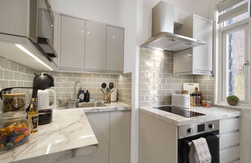 Harrow Apartment | Central Harrow 5 Studio Apartment Block