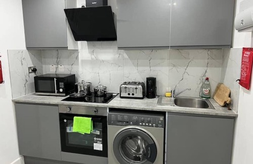 South Harrow Apartment | Central Harrow Cozy Apartment with free parking