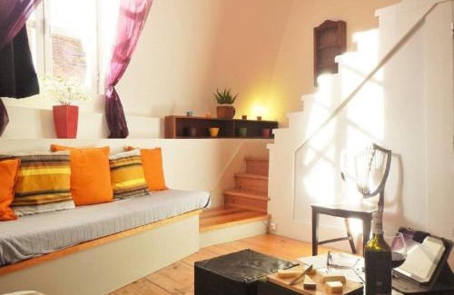 Santa Isabel Apartment | Central Lisbon Charming Loft